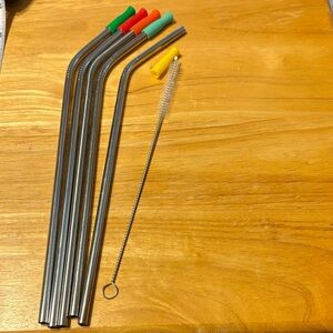 Reusable Stainless Steel Bent Straws with Color Silicone Tips and cleaning brush